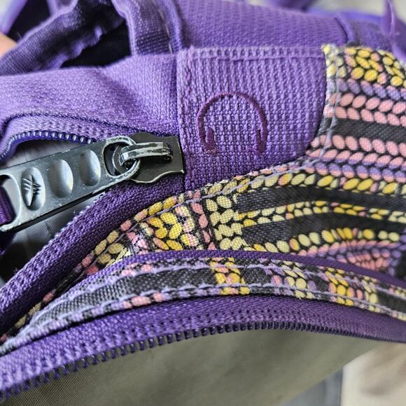 High Sierra Loop Daypack Water Resistant Backpack Purple Large Travel School Gym - Picture 16 of 16